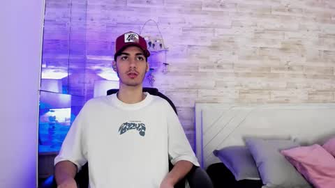 emir_ozan online show from 01/14/26, 11:27