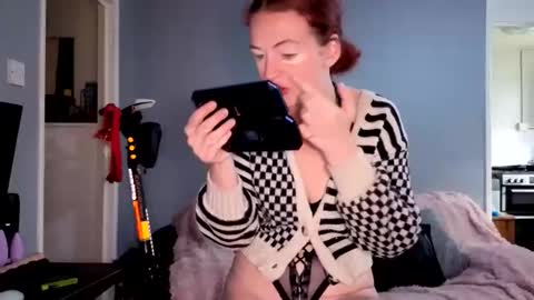 emliyjamesmjb online show from 09/10/25, 08:25