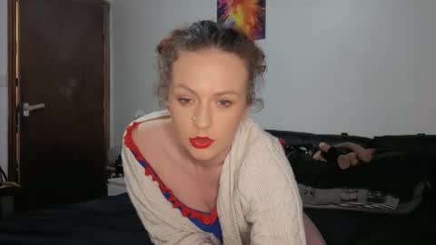 Snapshot of emliyjamesmjb chatting on 03/18/26, 10:02 emliyjamesmjb online show from 03/18/26, 10:02