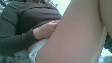 emma_991 online show from 10/22/25, 12:27