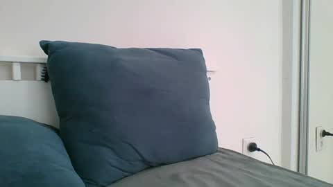 emma_991 online show from 04/21/26, 07:25