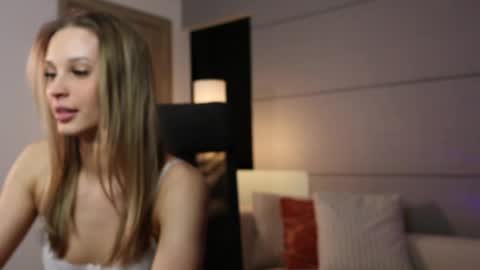 Snapshot of emma__cutiee chatting on 05/04/26, 08:49 Your Emma online show from 05/04/26, 08:49
