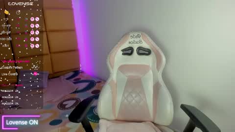 Snapshot of emma__js_ chatting on 06/20/26, 03:04 emma__js_ online show from 06/20/26, 03:04