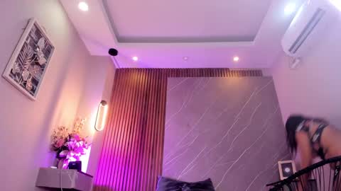 emma__rose1 online show from 09/25/25, 07:50