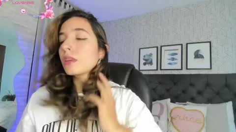 Emma online show from 02/18/25, 12:28