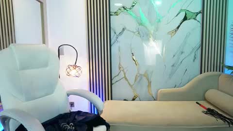 emma__walkerr_ online show from 03/14/26, 07:19