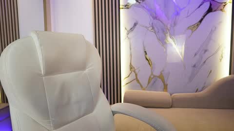 emma__walkerr_ online show from 04/21/26, 01:42