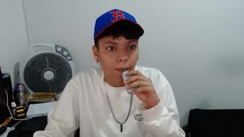 Snapshot of emma_and_thom chatting on 02/07/26, 09:40 emma_and_thom online show from 02/07/26, 09:40