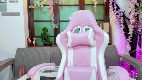 emma_ayala online show from 04/11/26, 07:18