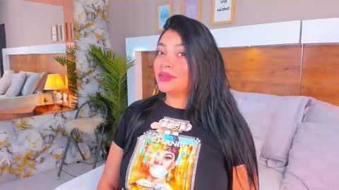 Emma  online show from 12/22/25, 12:02