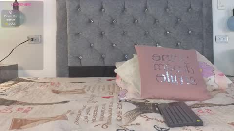 Snapshot of emma_blake__ chatting on 11/06/25, 04:46 Emma online show from 11/06/25, 04:46