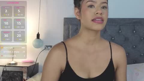 Snapshot of emma_blake__ chatting on 11/20/25, 05:29 Emma online show from 11/20/25, 05:29