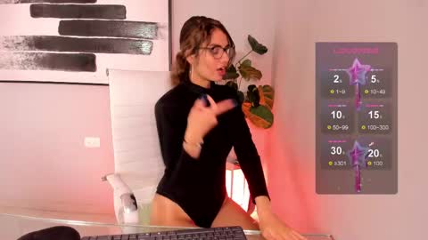 Snapshot of emma_bloom__ chatting on 03/07/25, 09:06 Emma Bloom online show from 03/07/25, 09:06