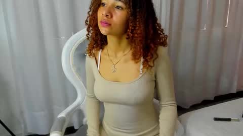 Snapshot of emma_carteer__ chatting on 10/27/25, 02:32 Emma Carteer   online show from 10/27/25, 02:32