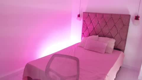 E M M A  online show from 02/14/26, 06:37