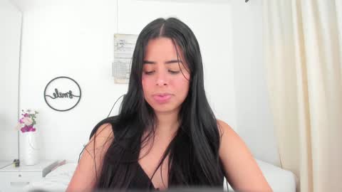 Emma Castillo online show from 02/01/25, 01:23