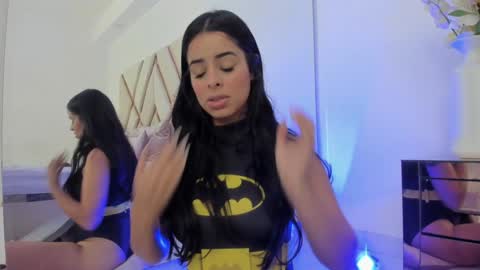 Emma Castillo online show from 02/09/25, 01:22