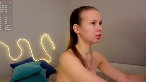 Snapshot of emma_clon chatting on 05/01/26, 01:21 Emma online show from 05/01/26, 01:21