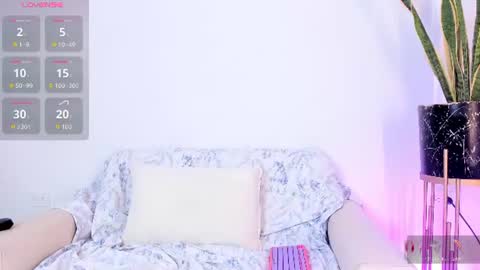 Snapshot of emma_collins01 chatting on 07/11/26, 12:57 Emma online show from 07/11/26, 12:57