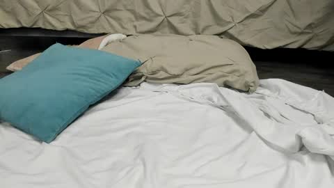 Emma online show from 04/01/26, 07:33