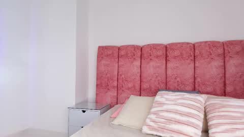 Emma online show from 12/17/25, 03:01