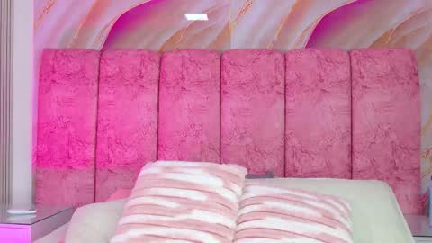 Emma online show from 02/20/26, 03:25