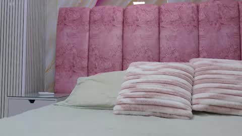 Emma online show from 03/29/26, 03:17