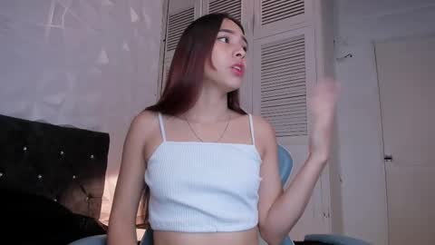 emma_dl2 online show from 03/01/25, 05:16