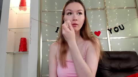 Snapshot of emma_flin chatting on 06/15/26, 11:34 Emma online show from 06/15/26, 11:34