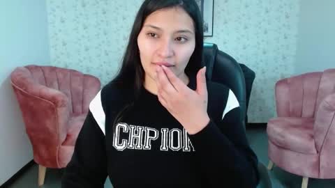 Snapshot of emma_garciaa_ chatting on 03/12/25, 08:10 emma online show from 03/12/25, 08:10