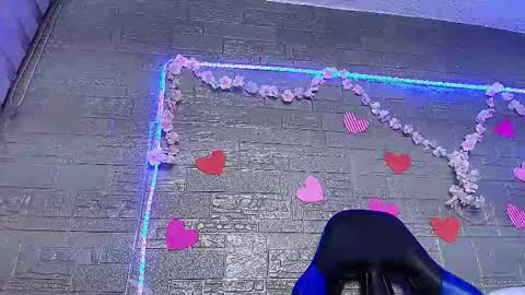 Snapshot of emma_honey__ chatting on 12/03/25, 01:24 Emma Miel online show from 12/03/25, 01:24