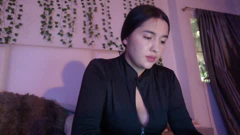 emma_johnson_ online show from 11/26/25, 02:34