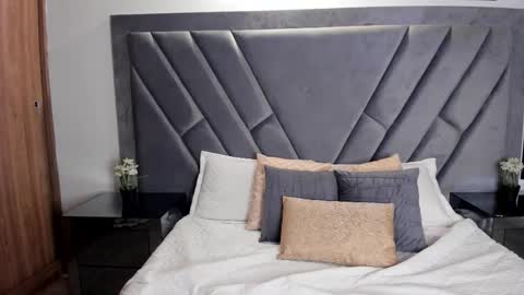 emma_jonness online show from 11/08/25, 05:12