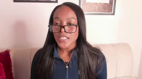 emma_jonness online show from 04/23/26, 06:32