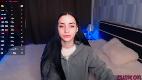 Snapshot of emma_jordan chatting on 01/29/25, 10:05 Emma online show from 01/29/25, 10:05