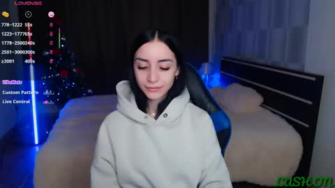 Snapshot of emma_jordan chatting on 02/12/25, 12:12 Emma online show from 02/12/25, 12:12