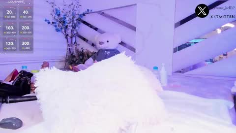 Snapshot of emma_kell chatting on 03/06/25, 04:30 Emma online show from 03/06/25, 04:30