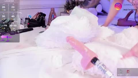 Snapshot of emma_kell chatting on 03/08/25, 01:06 Emma online show from 03/08/25, 01:06