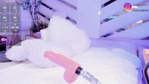 Snapshot of emma_kell chatting on 03/09/25, 04:05 Emma online show from 03/09/25, 04:05