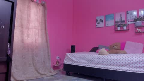 whises lits        online show from 02/04/25, 01:16