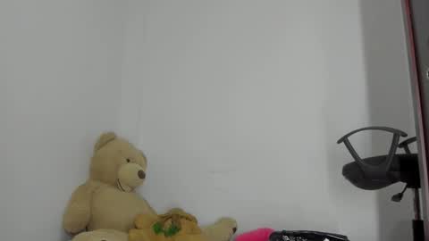 whises lits        online show from 10/17/25, 11:35