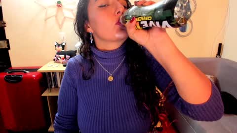 Snapshot of emma_luxy chatting on 01/13/25, 04:50 emma luxy online show from 01/13/25, 04:50