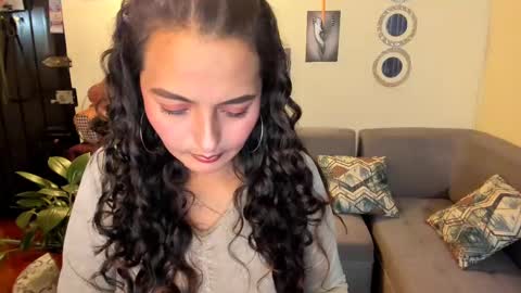 Snapshot of emma_luxy chatting on 02/21/25, 04:18 emma luxy online show from 02/21/25, 04:18