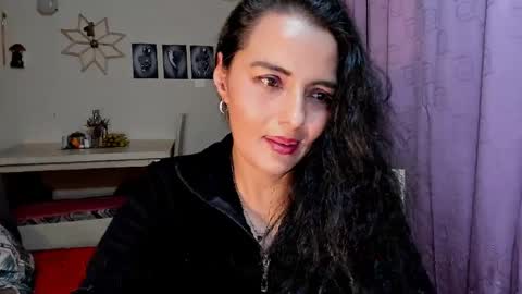  emma luxy online show from 04/08/26, 05:40