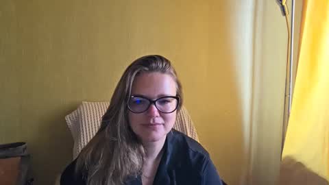 Snapshot of emma_misty_ chatting on 10/03/25, 06:21 emma_misty_ online show from 10/03/25, 06:21