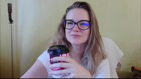 Snapshot of emma_misty_ chatting on 10/27/25, 06:17 emma_misty_ online show from 10/27/25, 06:17