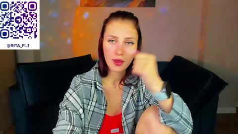 Snapshot of emma_myer chatting on 05/13/26, 02:25 Emma Myer online show from 05/13/26, 02:25