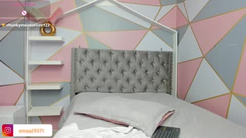 Snapshot of emma_petite4u chatting on 02/09/25, 01:14 Emma online show from 02/09/25, 01:14