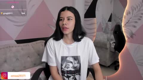 Snapshot of emma_petite4u chatting on 03/07/25, 09:27 Emma online show from 03/07/25, 09:27