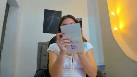 Snapshot of emma_rousz chatting on 09/17/25, 03:08 emma online show from 09/17/25, 03:08